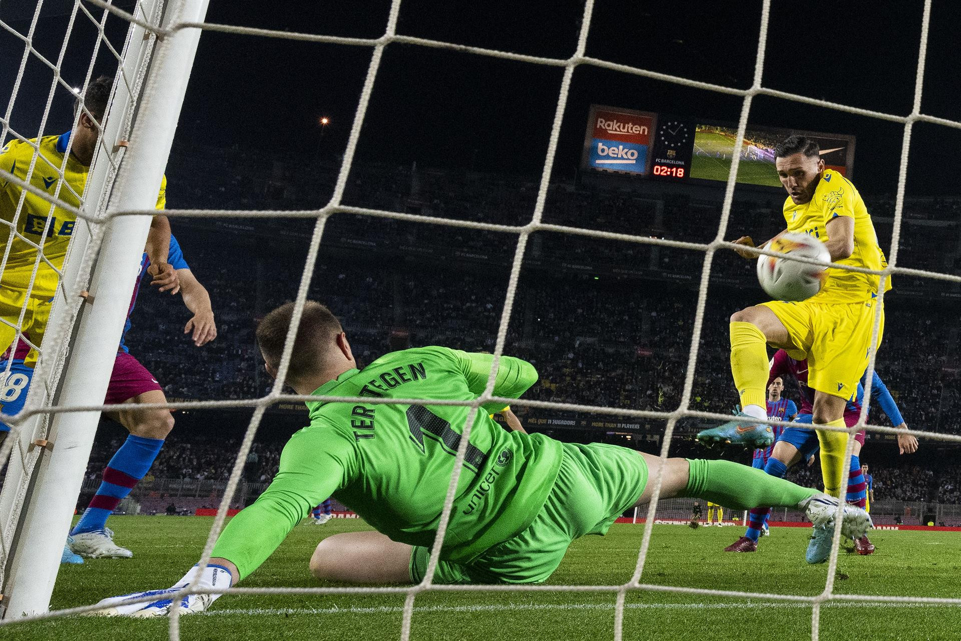 Ter Stegen, superado en el gol de Lucas Pérez