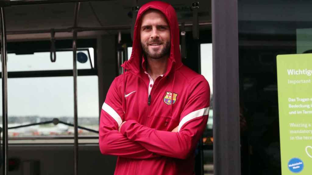 Miralem Pjanic, en un viaje con el equipo en la pretemporada del 2021 / FCB