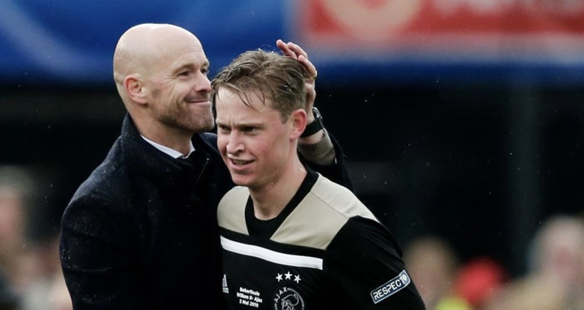 Erik Ten Hag, junto a Frenkie de Jong, en un partido del Ajax / Redes