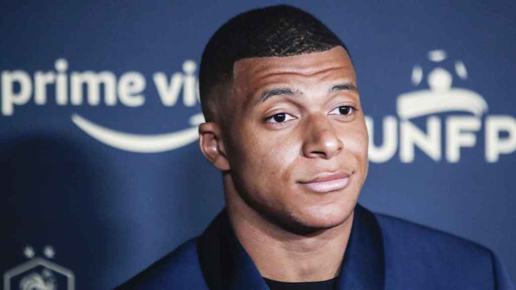 Kylian Mbappé, jugador del PSG, durante unos premios del fútbol francés / EFE