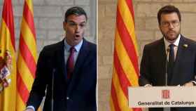 Pedro Sánchez, dando su rueda de prensa ante las banderas catalana y española y Pere Aragonès, sólo ante la 'senyera' - EFE / TV3