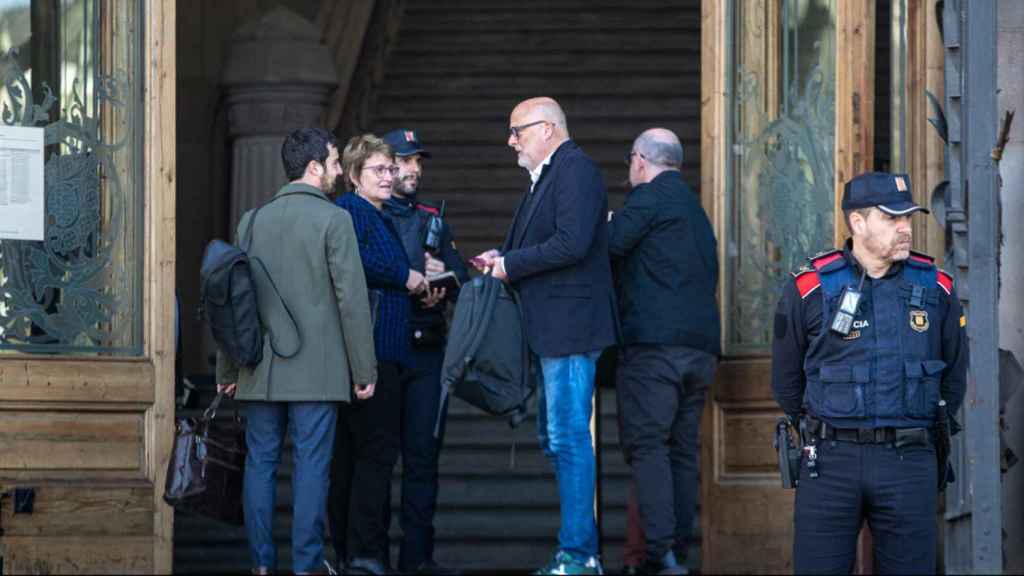 Los miembros de la Mesa del Parlament durante la XI Legislatura Anna Simó (ERC); Lluís Corominas (Junts) y Lluís Guidó (Junts), a su llegada al Tribunal de Justicia de Catalunya / LORENA SOPÊNA - EUROPA PRESS