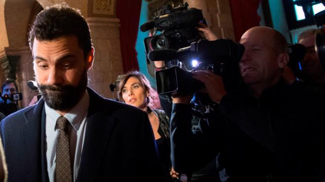 El presidente del Parlament, Roger Torrent, a quien el balón de oxígeno de los letrados le ha durado poco / CG