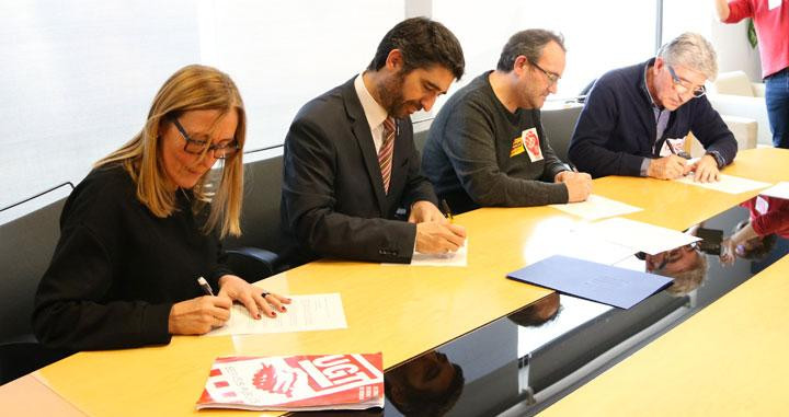 El consejero de Políticas Digitales y Función Pública firma el acuerdo laboral con UGT, CCOO y USOC / GENCAT