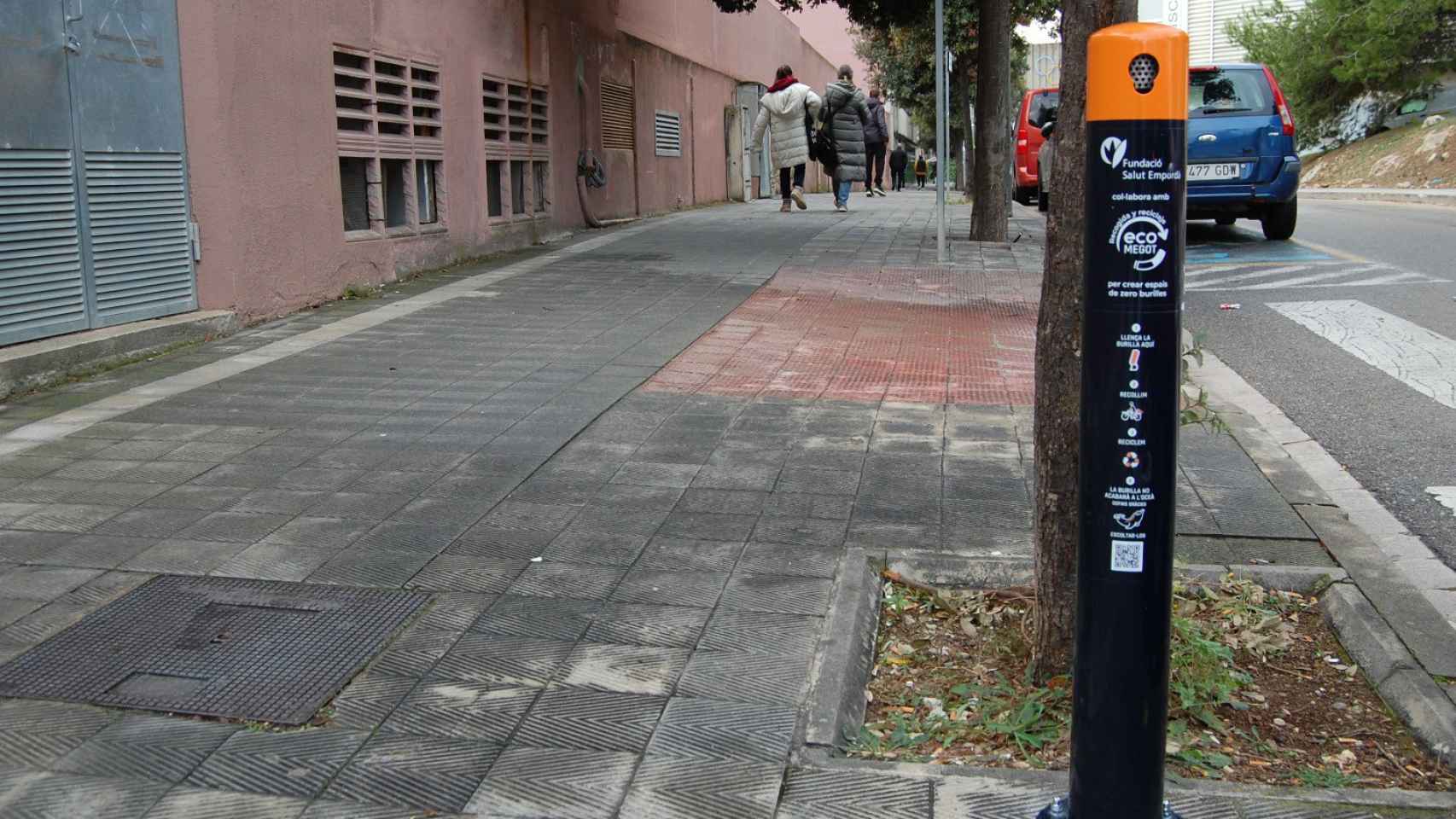 Uno de los ceniceros instalados en el Hospital de Figueres / CEDIDA