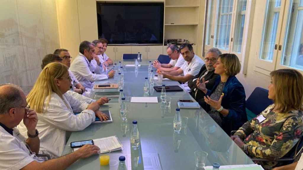 Reunió de la consejera de Salut, Alba Vergés, con especialistas del Hospital Clínic sobre el coronavirus / SALUT