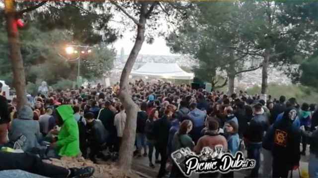 Imagen de uno de los conciertos del festival Picnic Dub del pasado sábado junto al mirador del Nen de la Rutlla del Guinardó / YOUTUBE