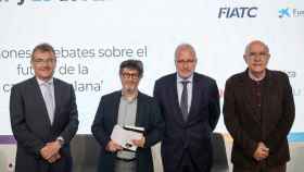 El subdirector general de la Autoritat Portuària de Barcelona, Santiago García-Milà; el director general de Fira de Barcelona, Constantí Serrallonga, y el médico y exconsejero de Salud de la Generalitat de Catalunya, Boi Ruiz, en el foro 'Desperta BCN!' / GALA ESPÍN