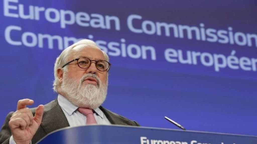 Miguel Arias Cañete, comisario de Acción por el Clima y Energía que ha criticado el 'acelerón' del Parlamento Eurpeo en coches eléctricos / EFE