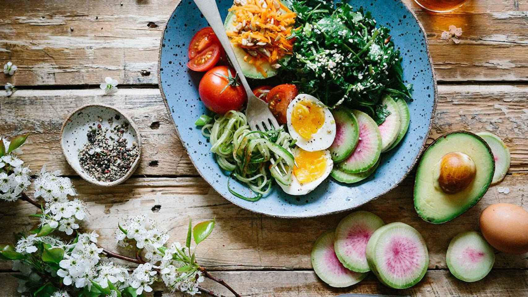 Plato de comida de uno de los restaurantes de km.0 en Tarragona / BROOKE LARK - UNSPLASH