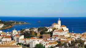 Una vista de Cadaqués, donde se puede practicar uno de los tipos de turismo de Catalunya / PIXABAY