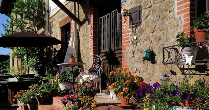 Detalle de una de las casas rurales que hay en el centro de Santillana del Mar / INSTAGRAM