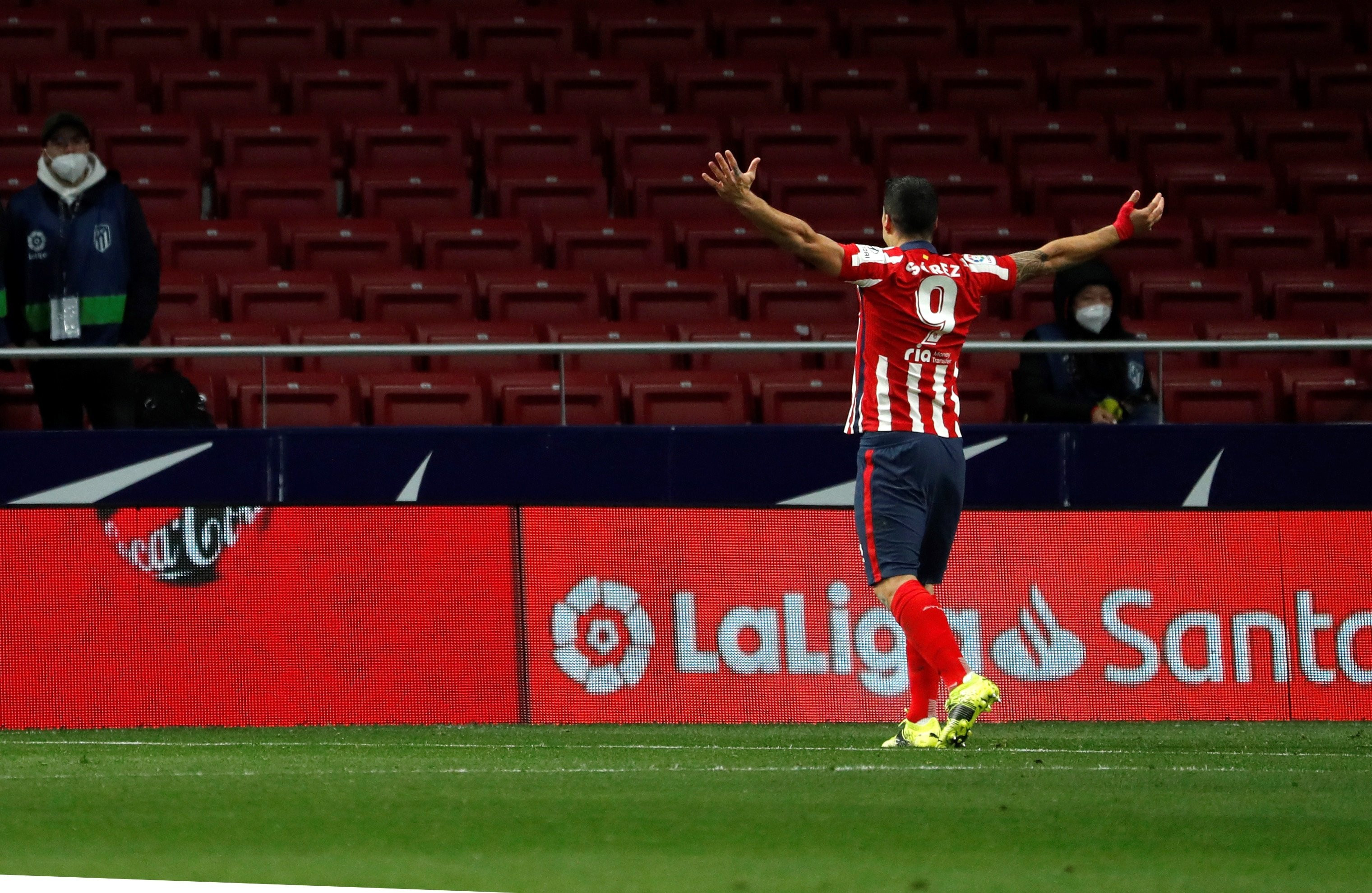 Luis Suárez celebrando su gol contra el Deportivo Alavés / EFE