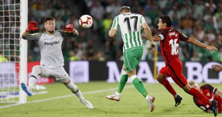 Imagen del Betis-Sevilla de la ida de la Liga | EFE