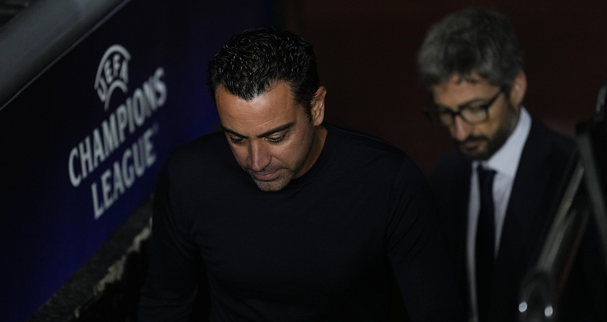 Xavi, entrando al Camp Nou, antes del partido de Champions League contra el Bayern / EFE