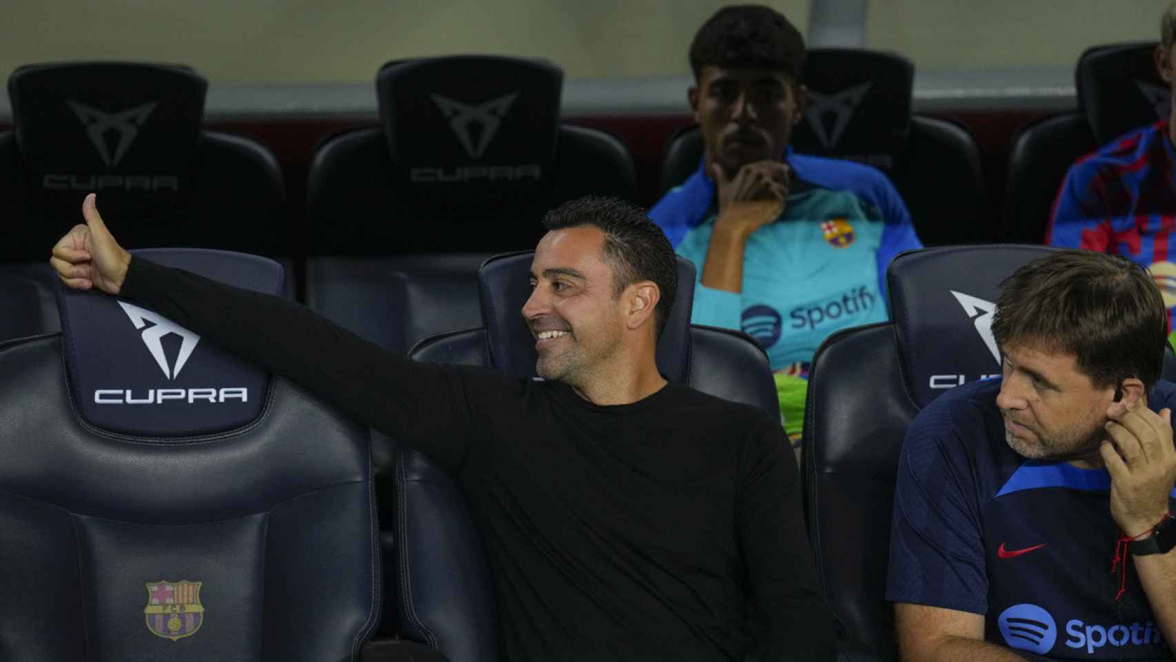 Xavi Hernández, en el banquillo del Barça antes del partido ante el Celta / EFE