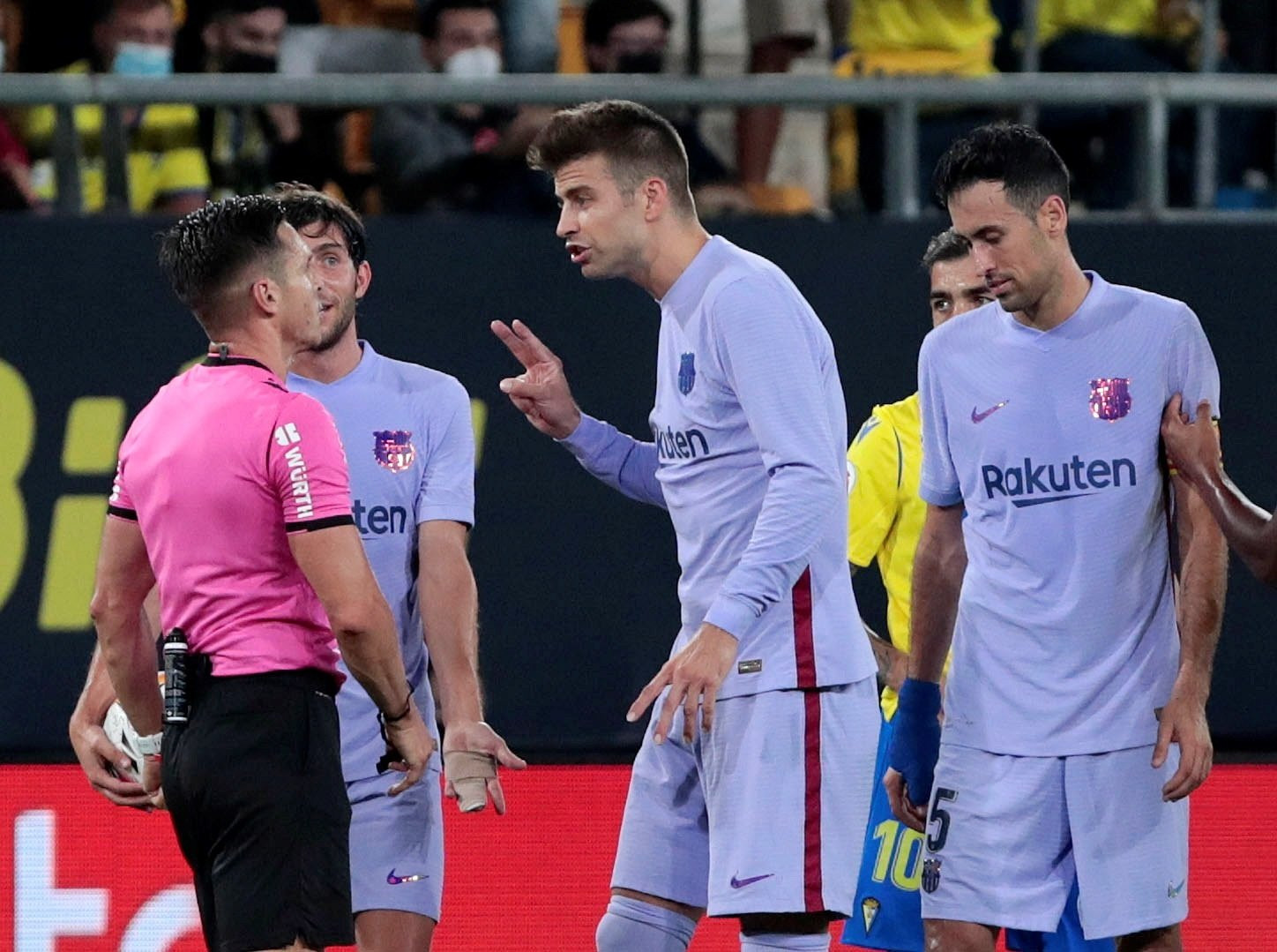 Gerard Piqué durante el partido contra el Cádiz / FC Barcelona