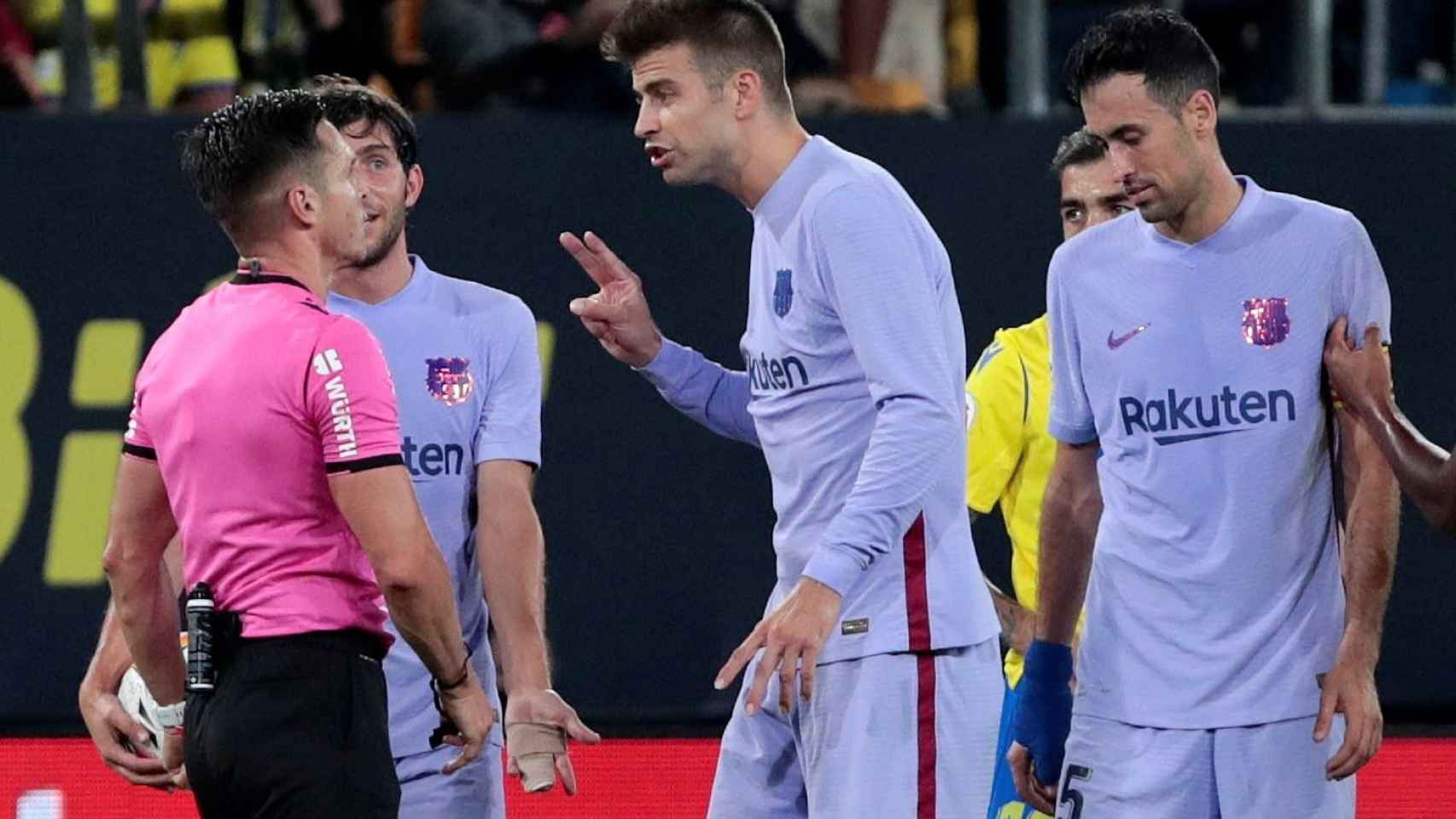 Gerard Piqué durante el partido contra el Cádiz / FC Barcelona