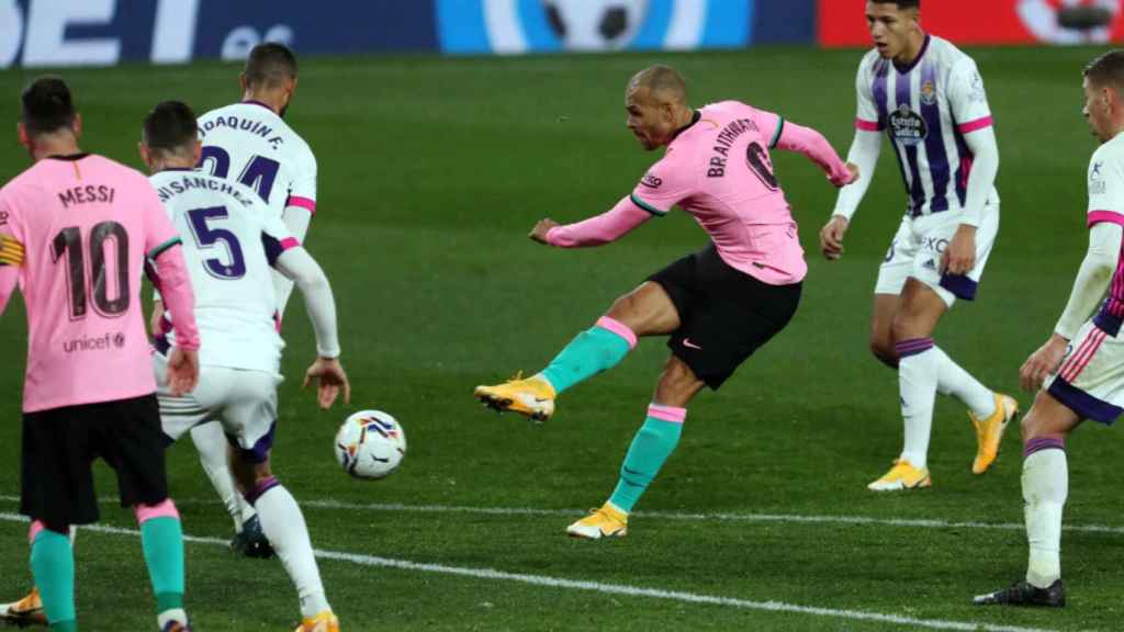 Braithwaite disparando a portería contra el Real Valladolid / FC Barcelona