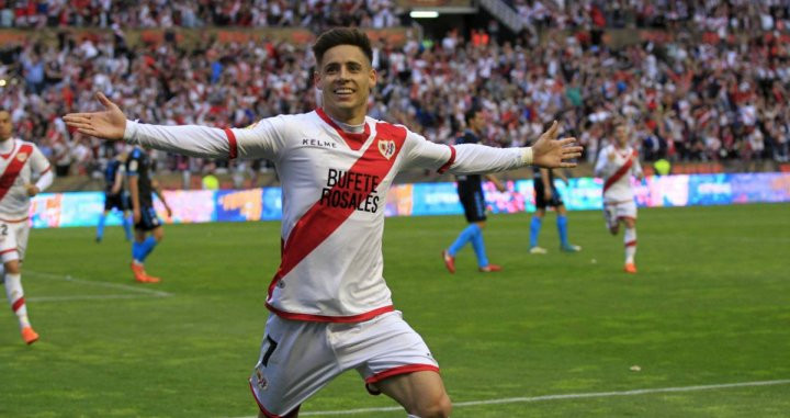 Álex Moreno celebrando un gol en Vallecas / EFE