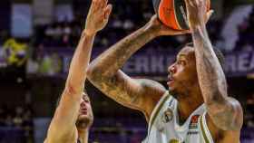 Trey Thompkins en un partido de baloncesto del Real Madrid / EFE