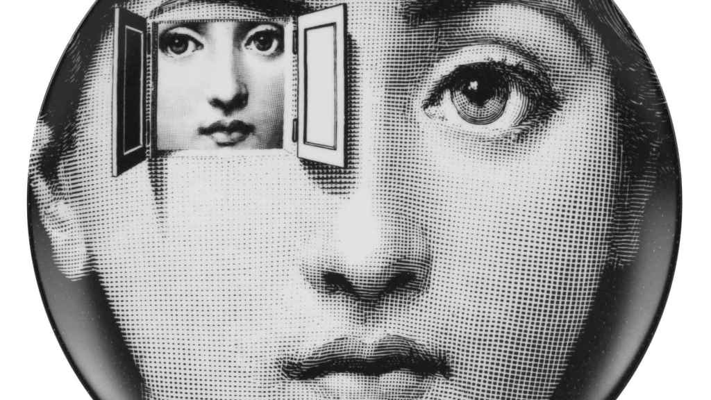 Plato de pared de la serie ‘Tema e Variazioni’ de Piero Fornasetti / FORNASETTI / LA CAIXA