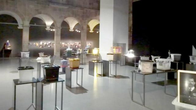 Exposición '55 urnas por la libertad' / ARTS SANTA MÒNICA