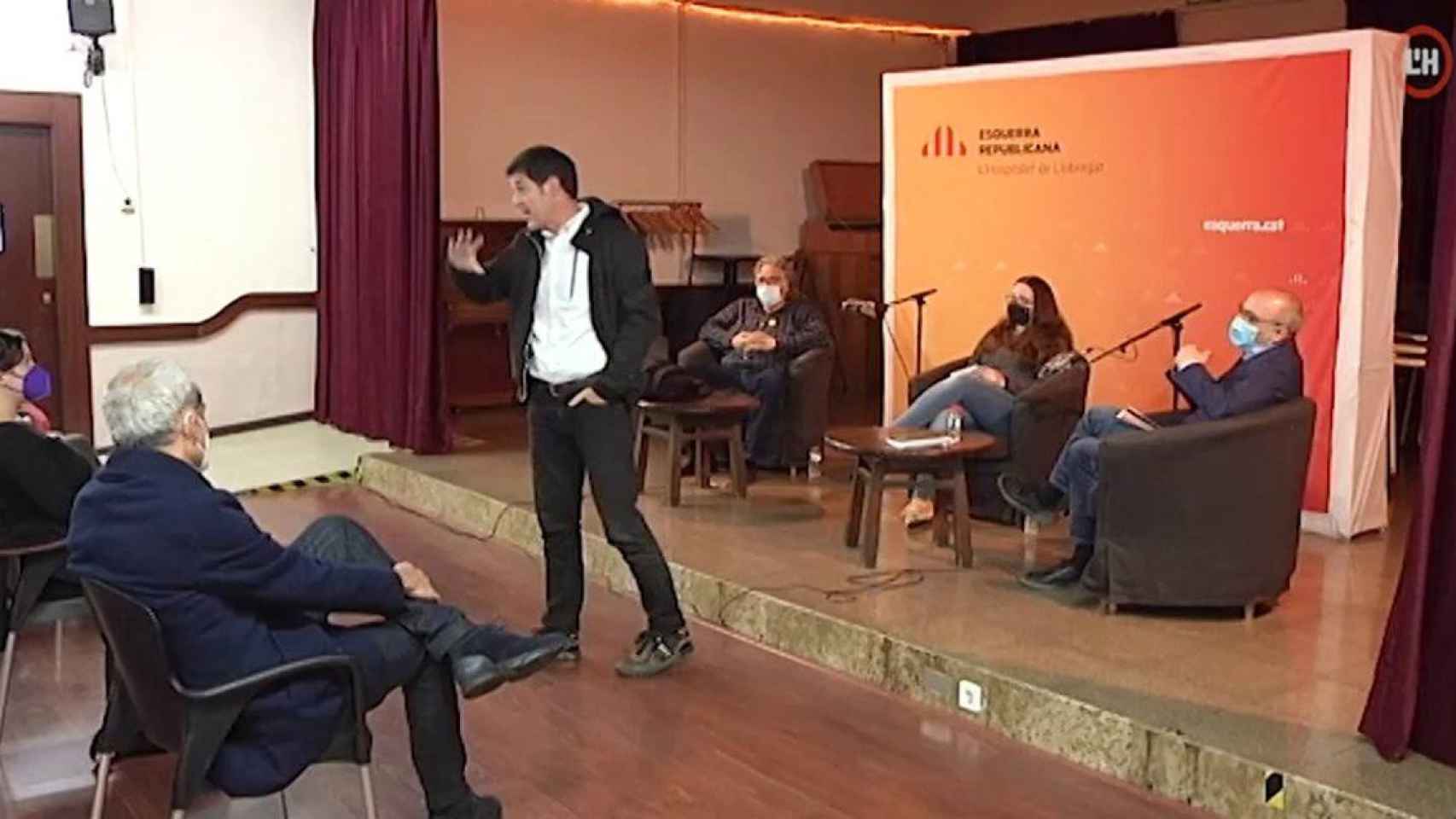 Jaume Graells, denunciante de Núria Marín, en primera fila, en un acto de ERC en L'Hospitalet / TELEVISIÓ DE L'HOSPITALET