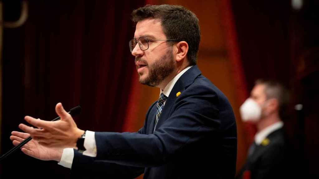 El presidente de la Generalitat, Pere Aragonès, comparece en el pleno del Parlament sobre la quinta ola del Covid 19 / EP