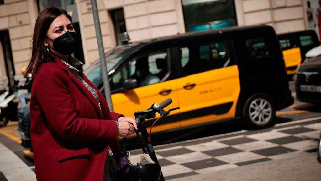 Luz Guilarte, líder de Cs en el Ayuntamiento de Barcelona, presentando la iniciativa / Cs