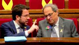 El vicepresidente del Gobierno, Pere Aragonès (ERC), junto al presidente, Quim Torra (d), líderes de un independentismo acorralado por la Justicia / EUROPA PRESS