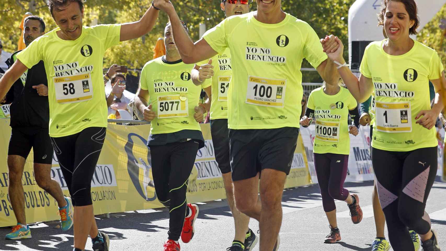 Pedro Sánchez, durante su participación en 'Yo no renuncio', una carrera carrera del obstáculos que organiza el Ayuntamiento de Alcobendas a favor de de la conciliación / EFE