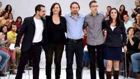 Sergio Pascual, Carolina Bescansa, Pablo Iglesias, Íñigo Errejón e Irene Montero en una imagen de archivo durante la campaña electoral del 20 de diciembre.