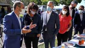 Los consejeros Teresa Jordà y Josep Gonzàlez-Cambray durante la inauguración del curso de las escuelas agrarias catalanas / EP