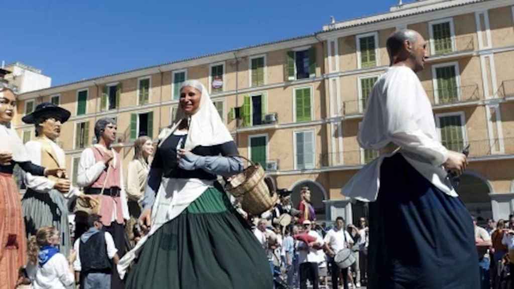 Una trobada de 'gegants' durante la Diada de Mallorca / EFE