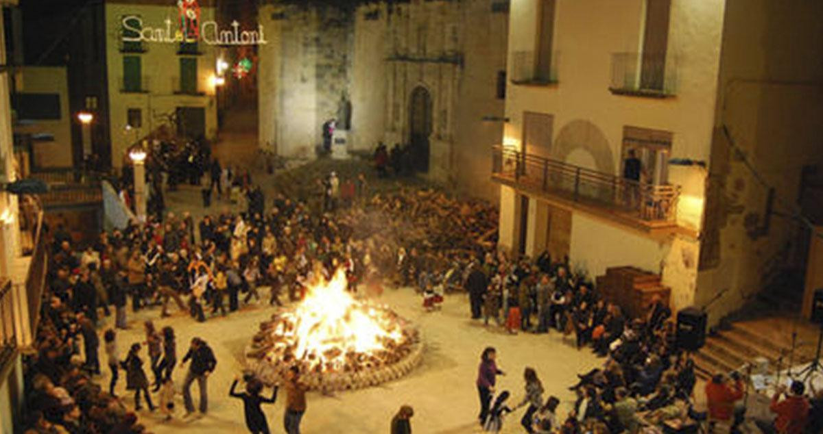 Imagen de archivo de la hoguera popular / GENERALITAT