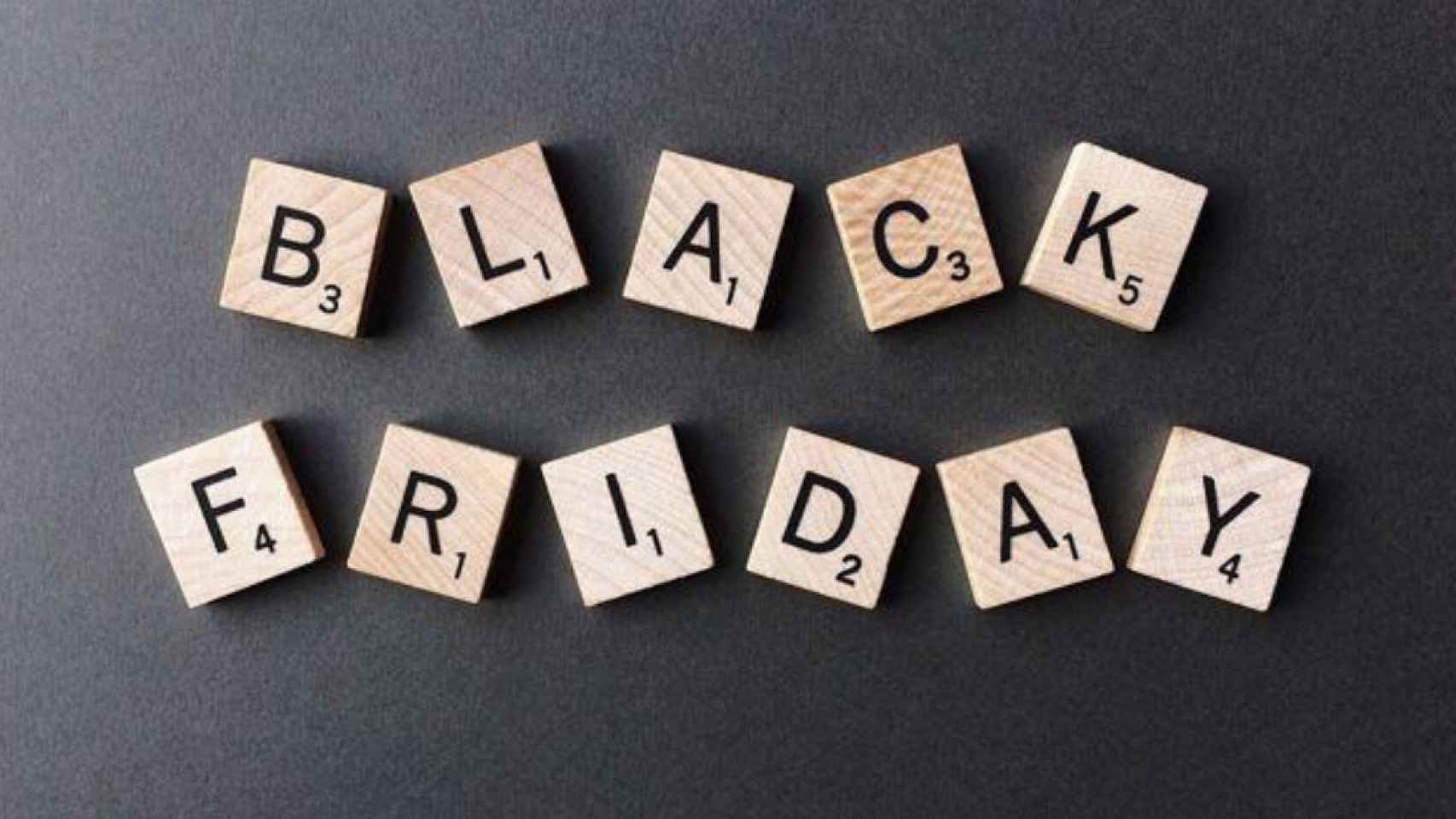 Black Friday formado con letras de madera / PIXABAY