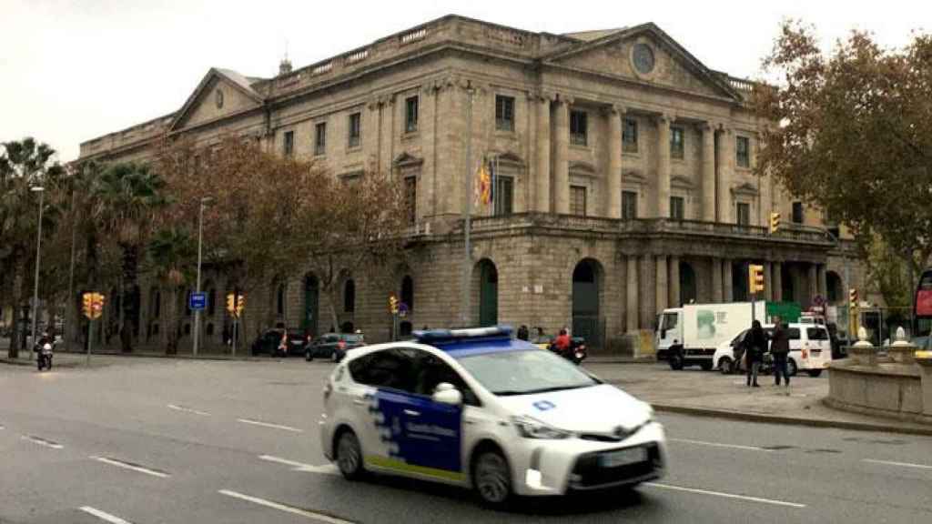 La Casa Llotja de Mar, el edificio histórico de la Cámara de Comercio de Barcelona / CG