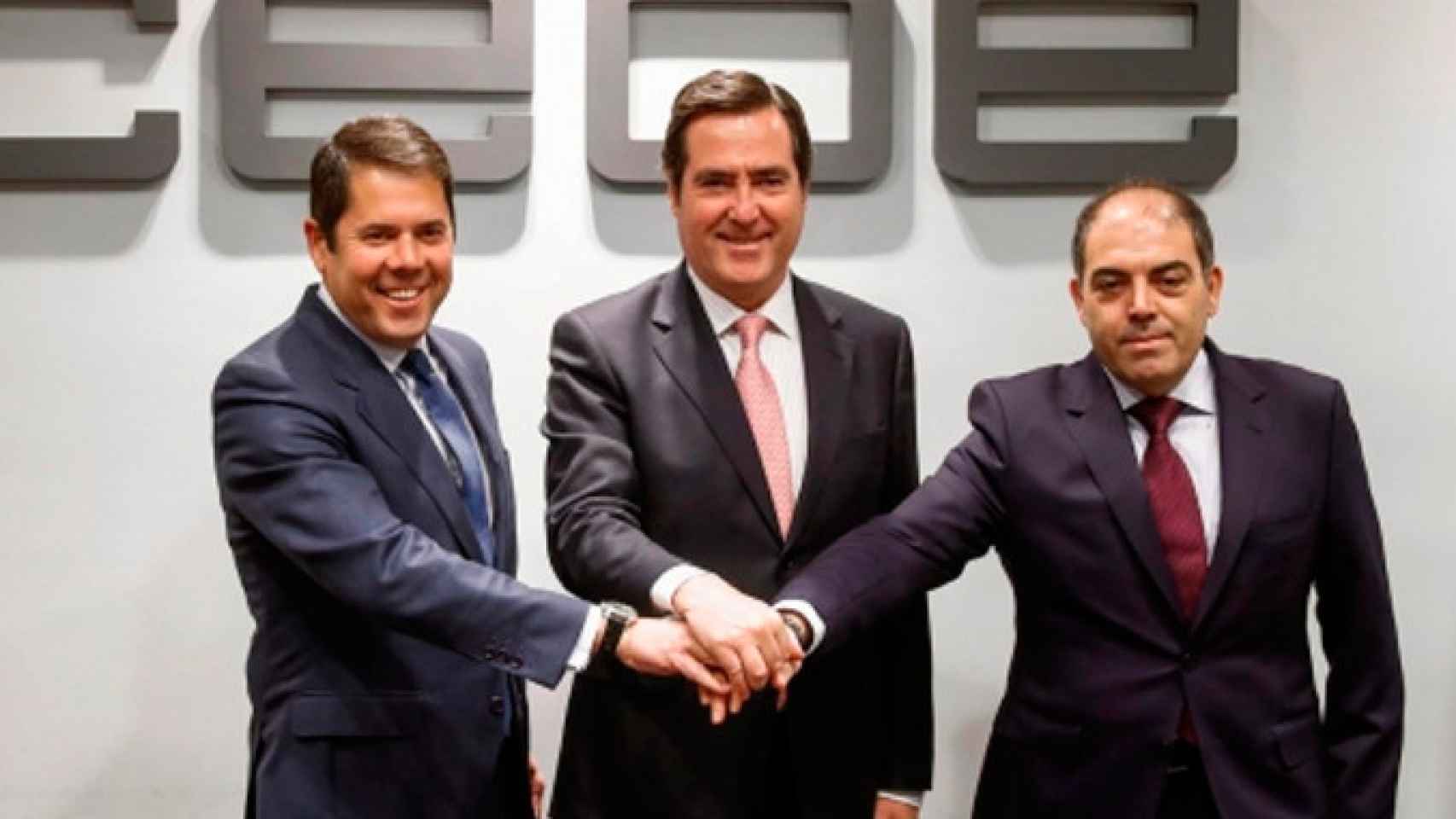 Gerardo Cuerva (Cepyme), Antonio Garamendi (CEOE) y Lorenzo Amor (ATA) / EFE