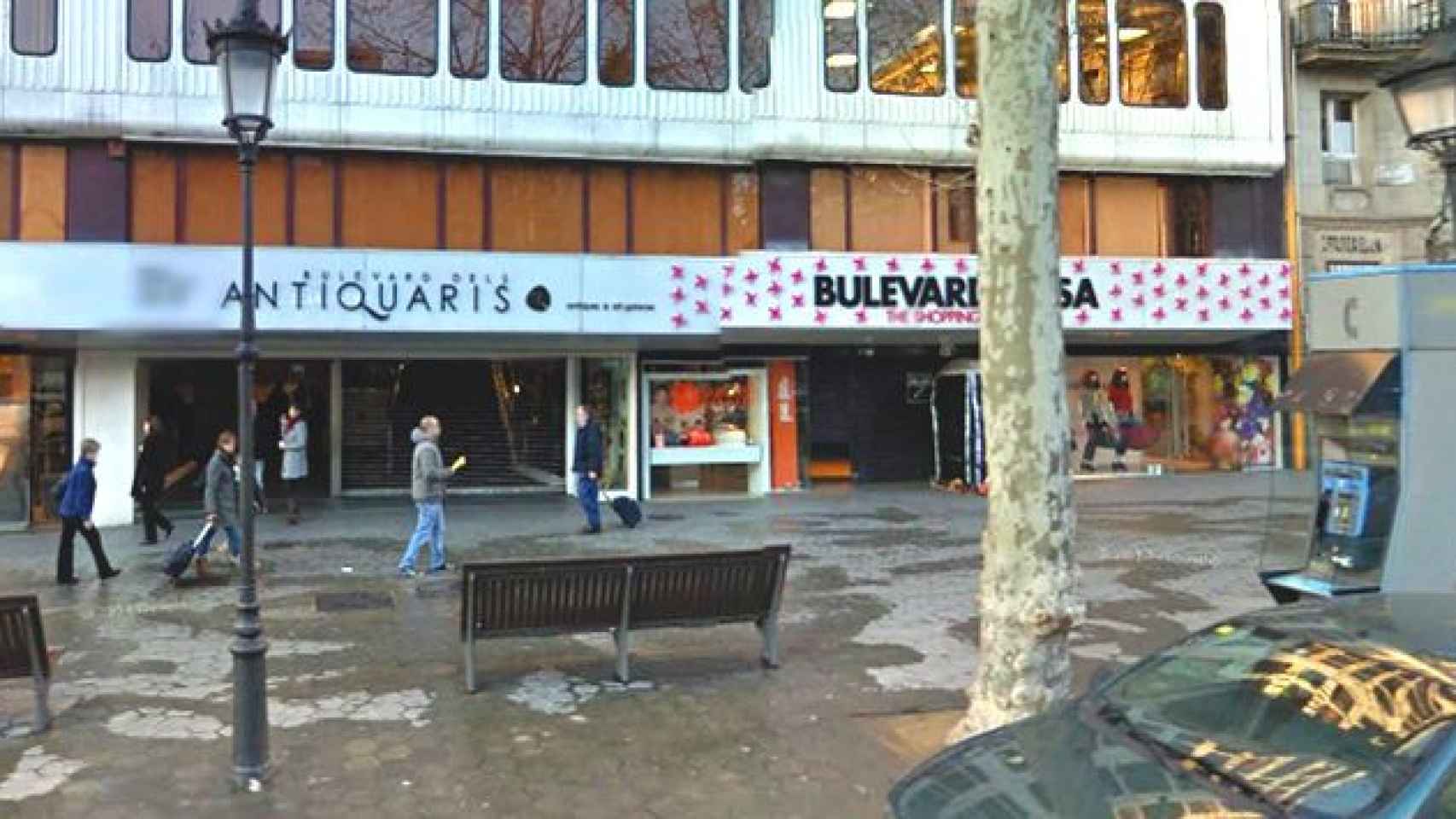 Entrada del Boulevard Rosa de Barcelona, la galería comercial que cerrará en junio de 2018 / CG