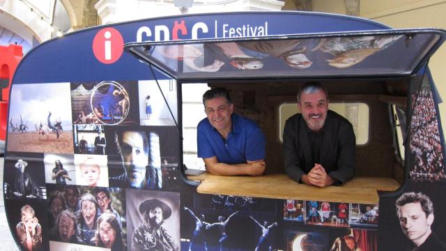 Los organizadores del Grec Festival posan felices tras acabar el certamen de 2017/ CG