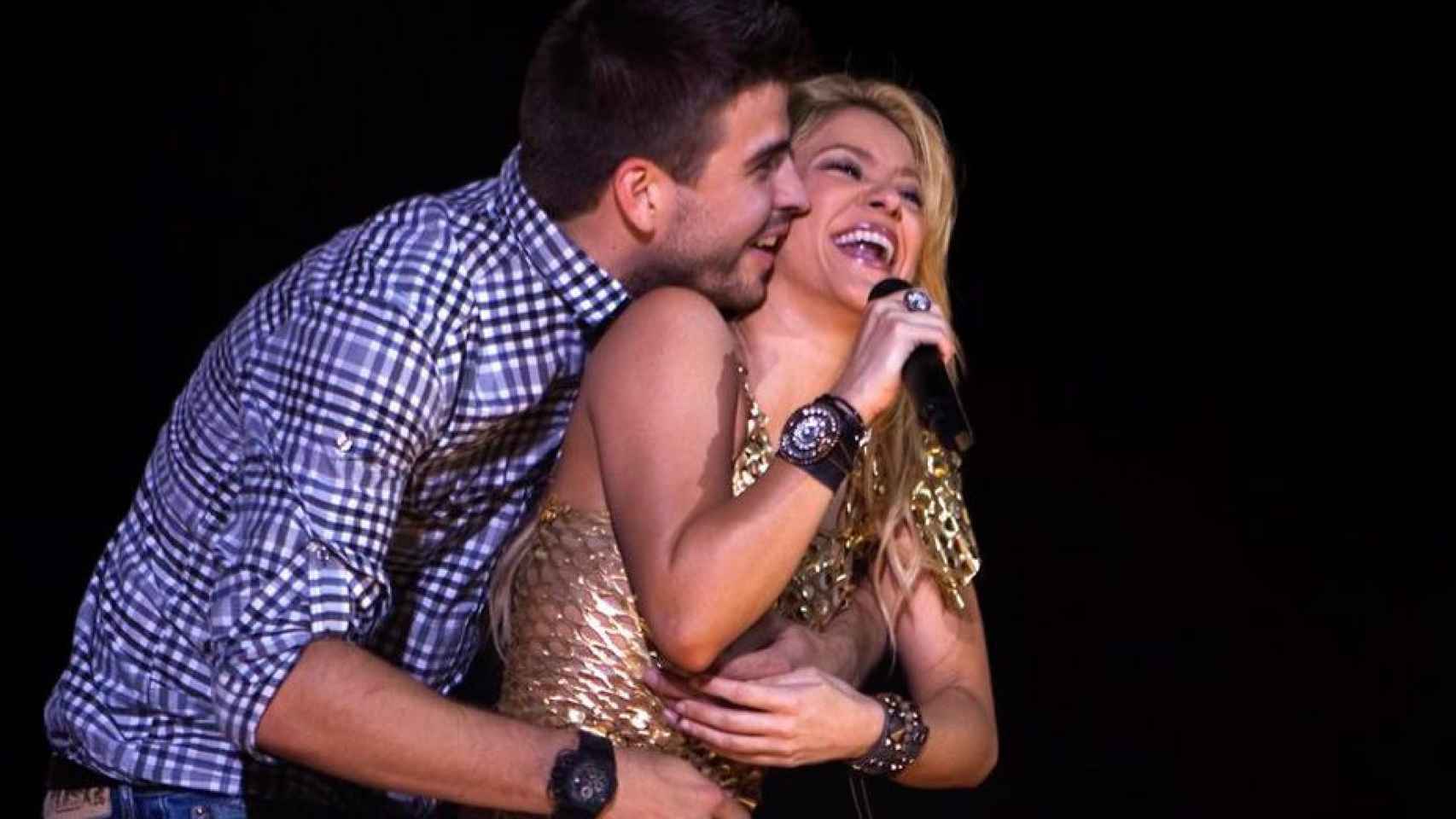 Piqué y Shakira en una actuación de la colombiana / EFE