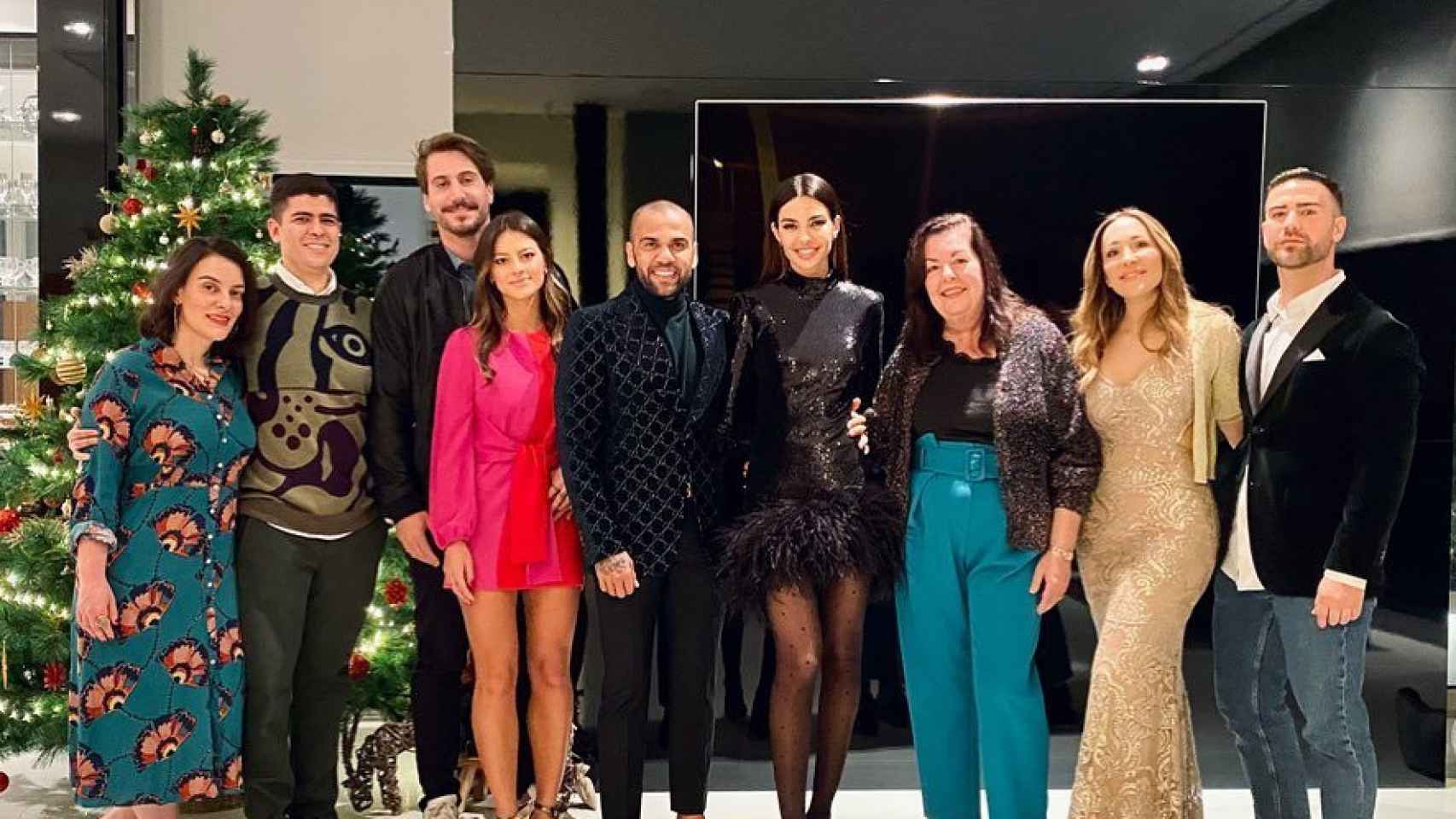 Dani Alves, celebrando la Navidad, junto a su familia / Instagram