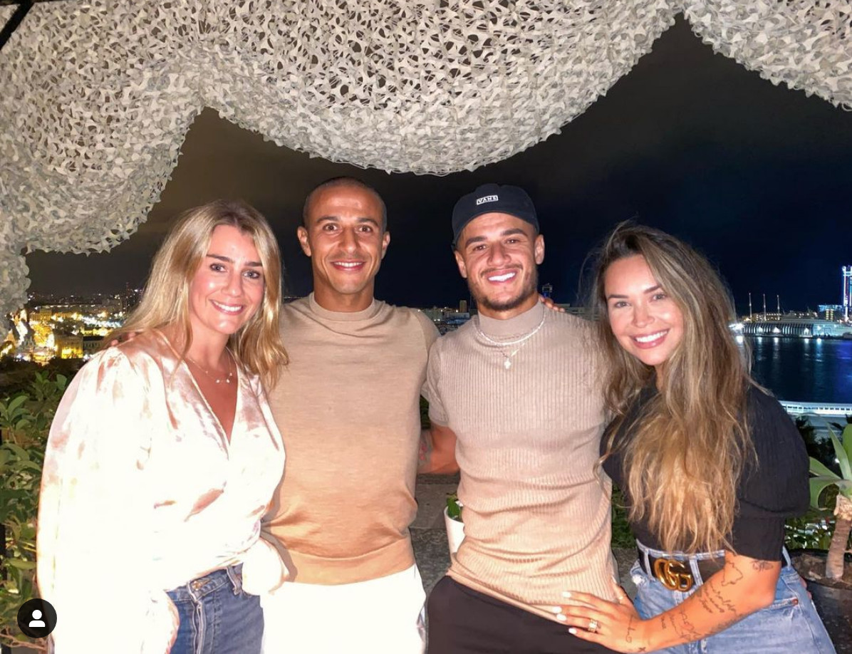 Coutinho se reencuentra con Thiago en sus vacaciones