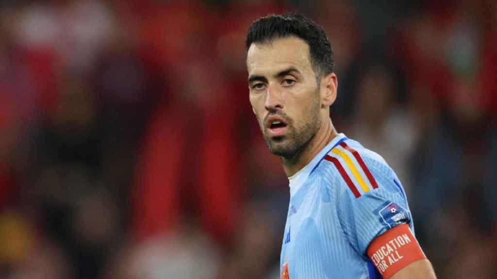 Sergio Busquets, en uno de sus últimos partidos con la selección de España / EFE