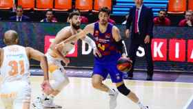 Ante Tomic frente al Baskonia / FCB