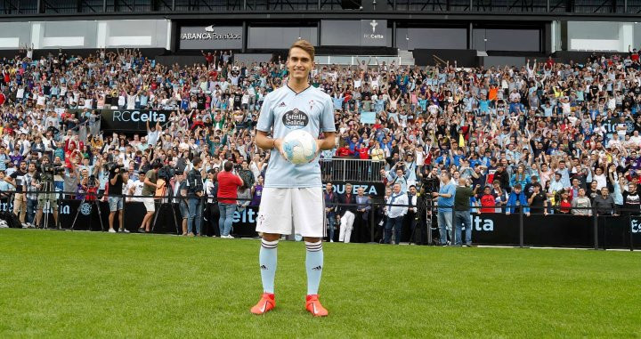 Denis Suárez el día de su presentación / EFE