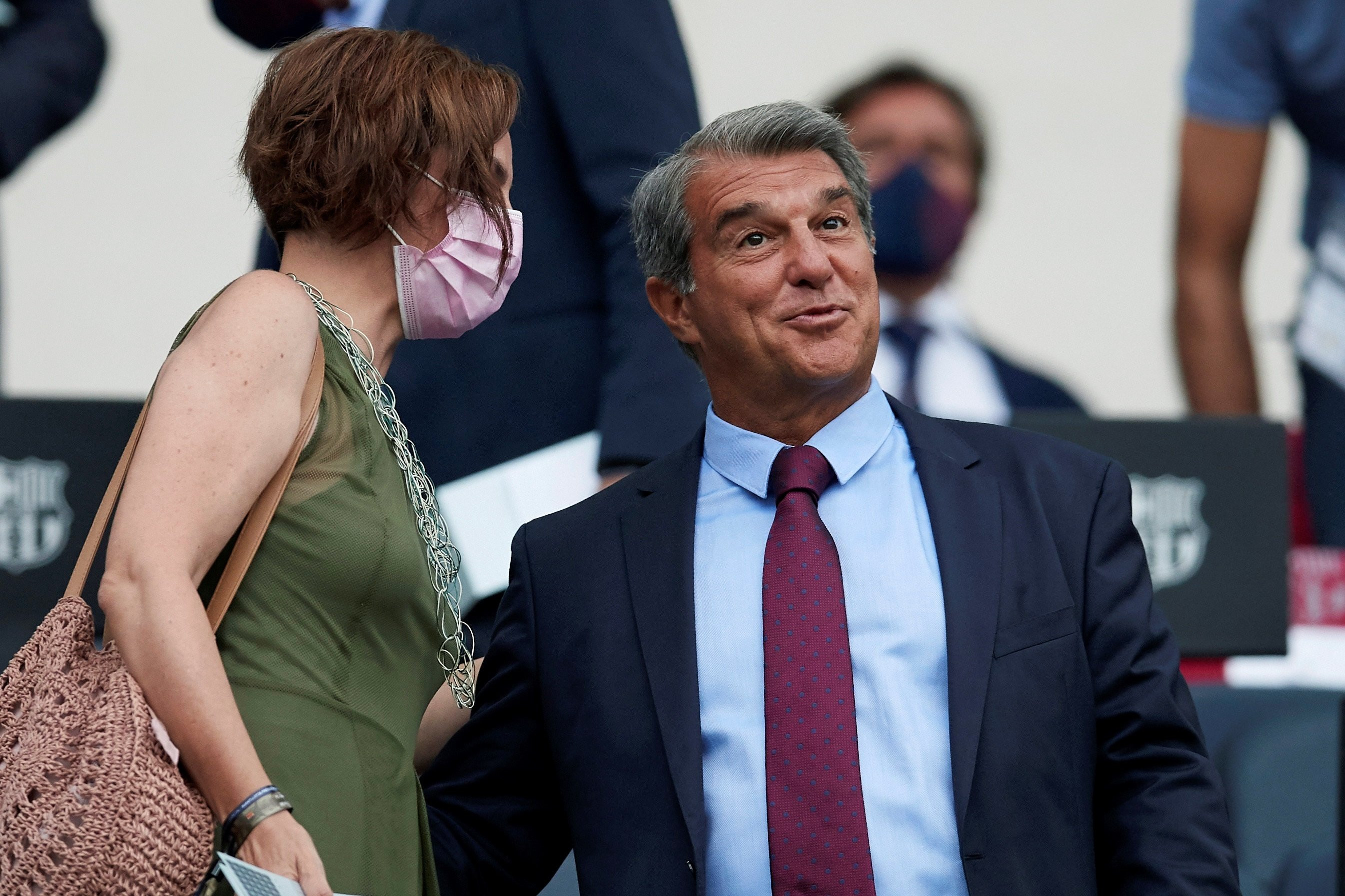 Joan Laporta en el palco del Camp Nou, en el debut en Liga contra la Real Sociedad / EFE