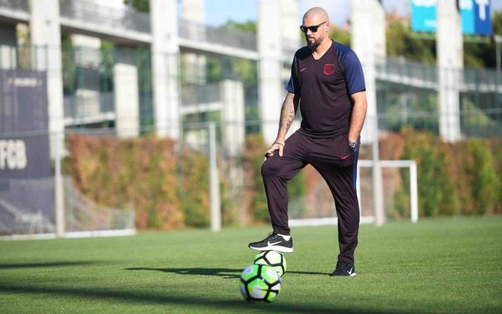 Víctor Valdés en un entrenamiento del juvenil / EFE