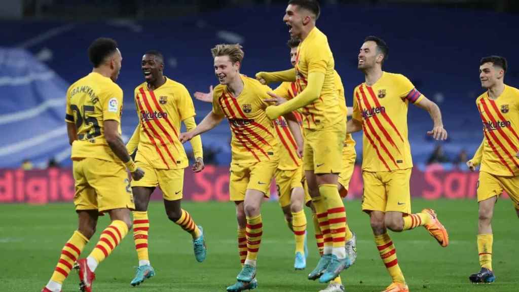 Los jugadores del Barça celebran uno de los goles del equipo en el Bernabéu / FCB